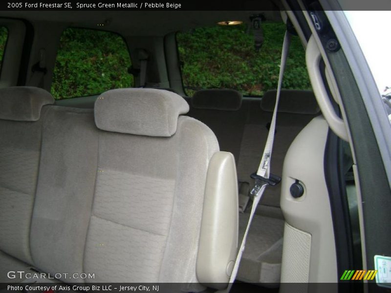 Spruce Green Metallic / Pebble Beige 2005 Ford Freestar SE