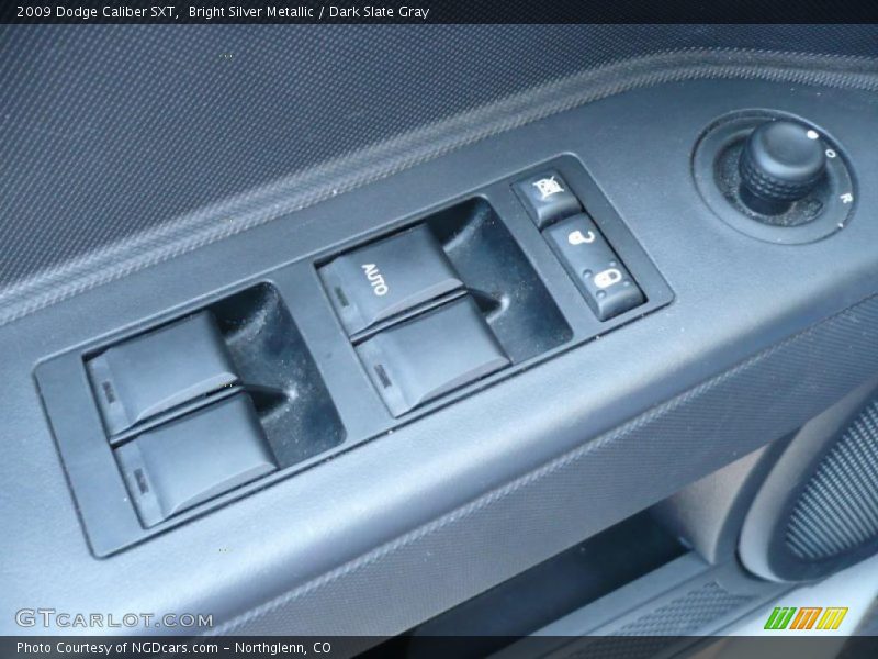 Bright Silver Metallic / Dark Slate Gray 2009 Dodge Caliber SXT