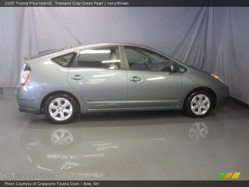 Tideland Gray Green Pearl / Ivory/Brown 2005 Toyota Prius Hybrid