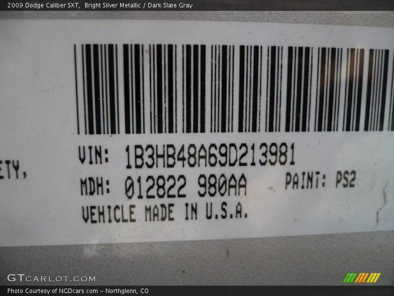 Bright Silver Metallic / Dark Slate Gray 2009 Dodge Caliber SXT