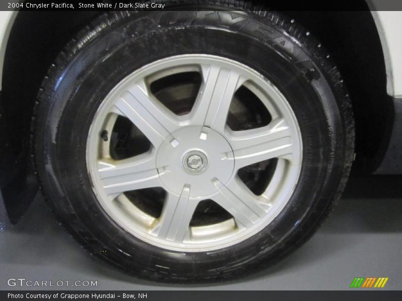 Stone White / Dark Slate Gray 2004 Chrysler Pacifica