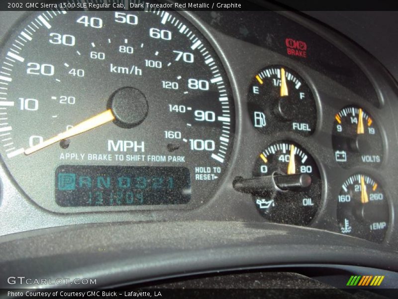 Dark Toreador Red Metallic / Graphite 2002 GMC Sierra 1500 SLE Regular Cab