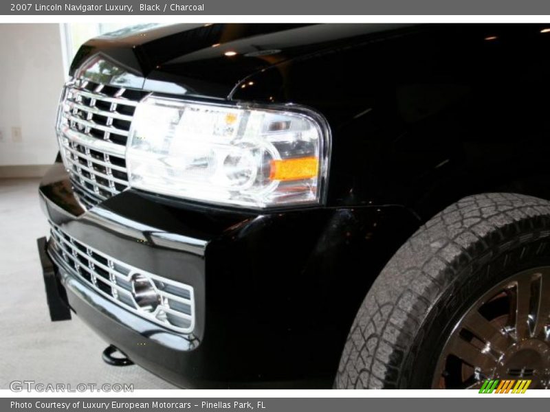 Black / Charcoal 2007 Lincoln Navigator Luxury