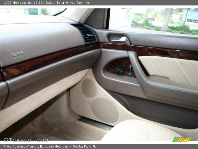 Polar White / Parchment 1996 Mercedes-Benz S 320 Sedan