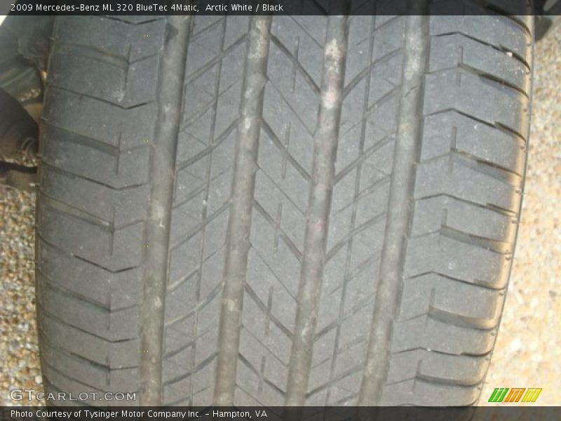 Arctic White / Black 2009 Mercedes-Benz ML 320 BlueTec 4Matic