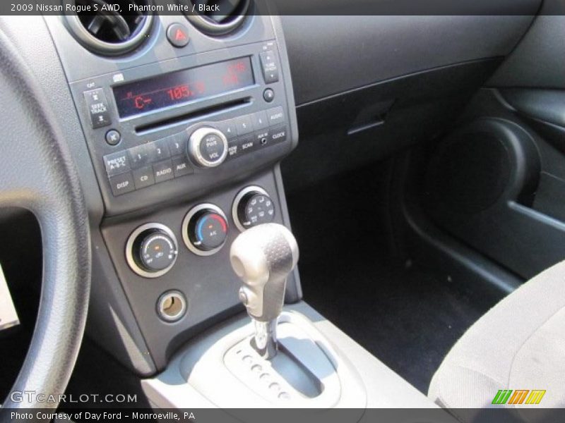 Phantom White / Black 2009 Nissan Rogue S AWD