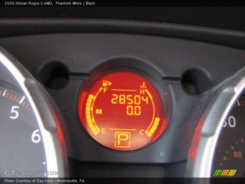 Phantom White / Black 2009 Nissan Rogue S AWD