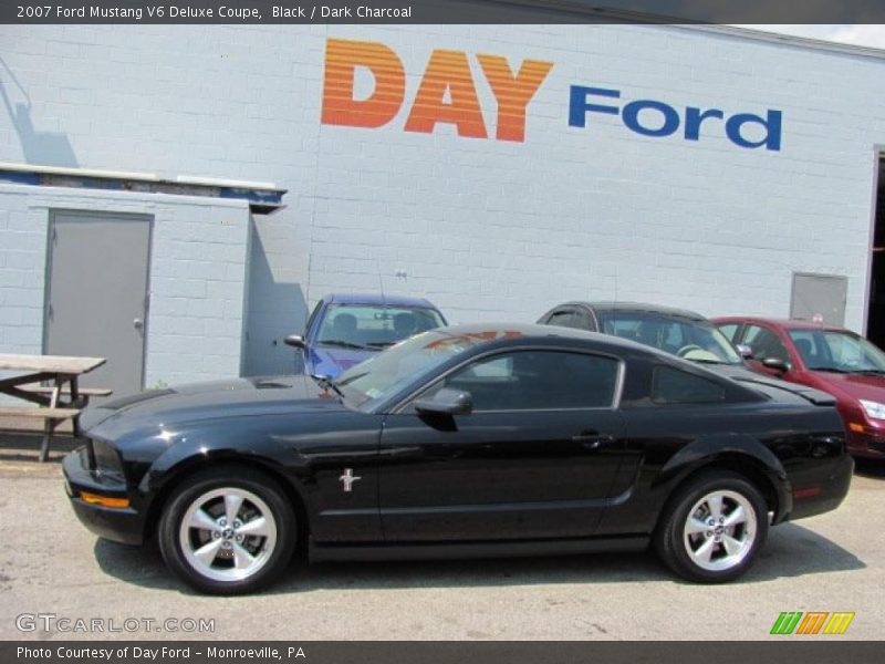 Black / Dark Charcoal 2007 Ford Mustang V6 Deluxe Coupe