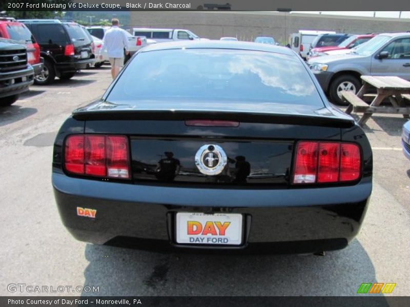 Black / Dark Charcoal 2007 Ford Mustang V6 Deluxe Coupe