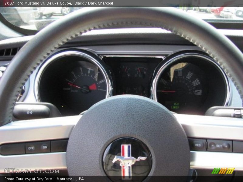 Black / Dark Charcoal 2007 Ford Mustang V6 Deluxe Coupe