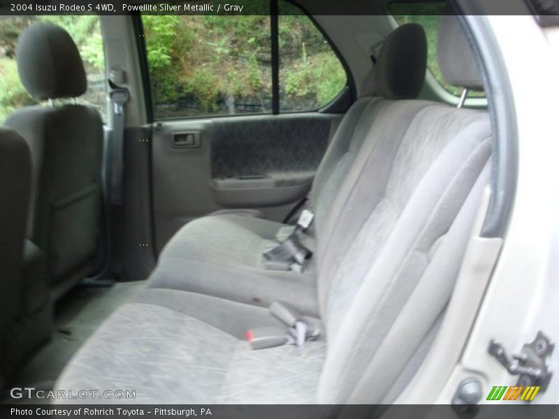 Powellite Silver Metallic / Gray 2004 Isuzu Rodeo S 4WD