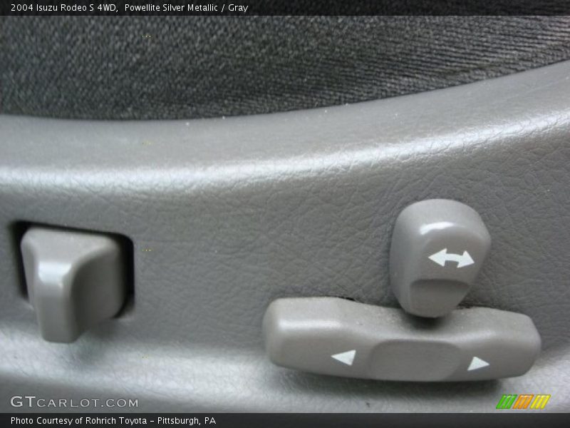 Powellite Silver Metallic / Gray 2004 Isuzu Rodeo S 4WD