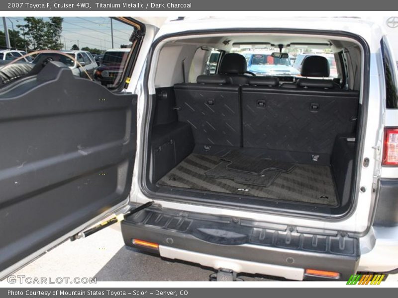 Titanium Metallic / Dark Charcoal 2007 Toyota FJ Cruiser 4WD