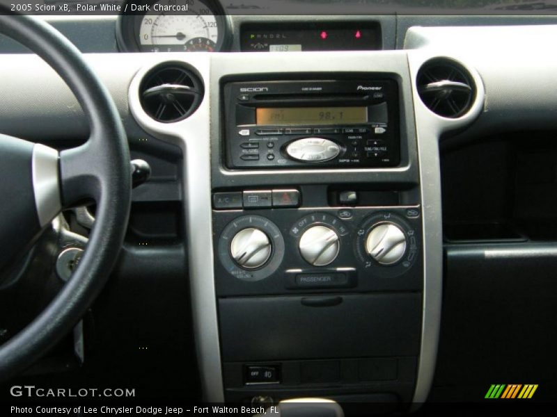 Polar White / Dark Charcoal 2005 Scion xB