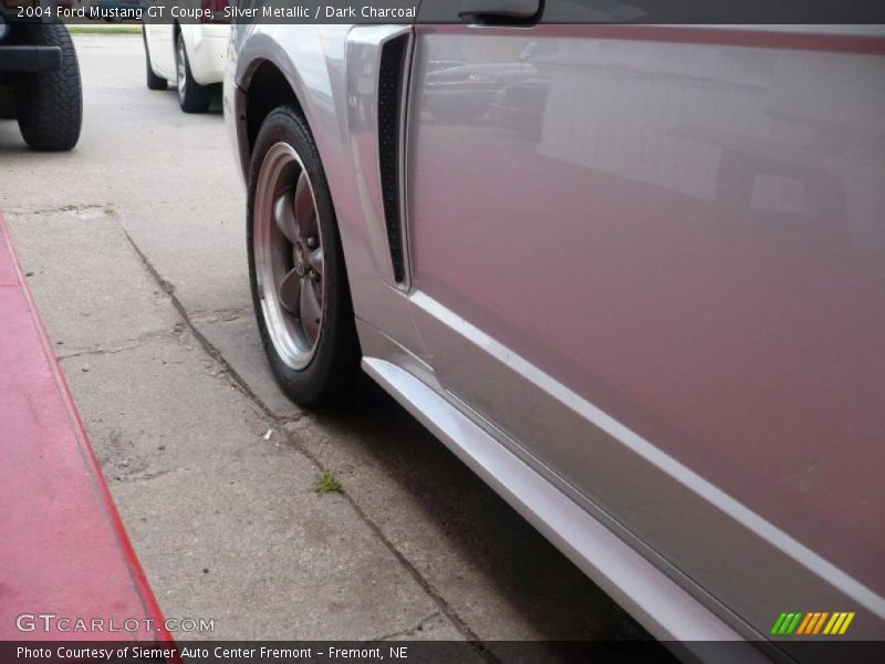 Silver Metallic / Dark Charcoal 2004 Ford Mustang GT Coupe