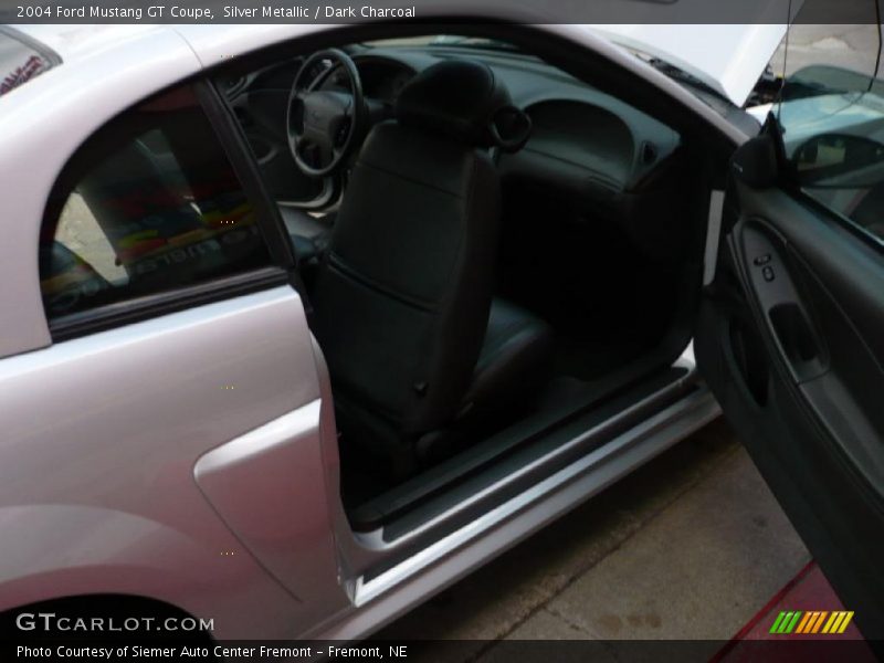 Silver Metallic / Dark Charcoal 2004 Ford Mustang GT Coupe