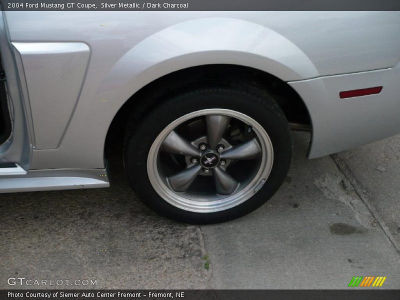 Silver Metallic / Dark Charcoal 2004 Ford Mustang GT Coupe