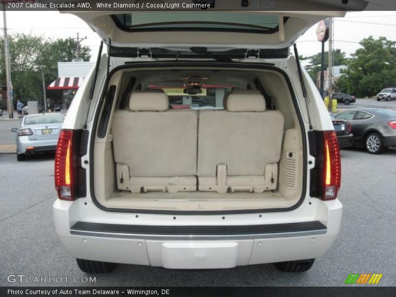 White Diamond / Cocoa/Light Cashmere 2007 Cadillac Escalade AWD