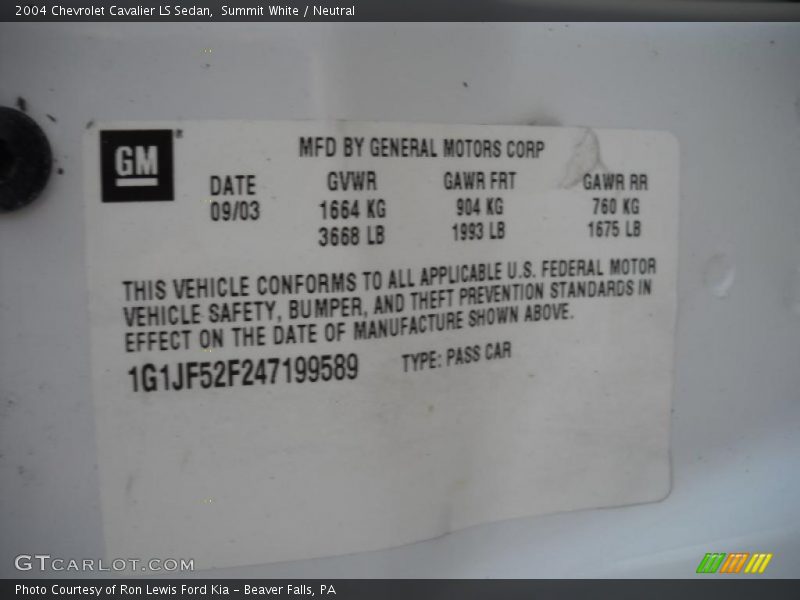 Summit White / Neutral 2004 Chevrolet Cavalier LS Sedan