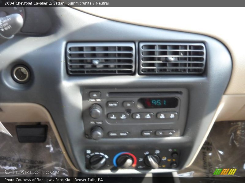 Summit White / Neutral 2004 Chevrolet Cavalier LS Sedan