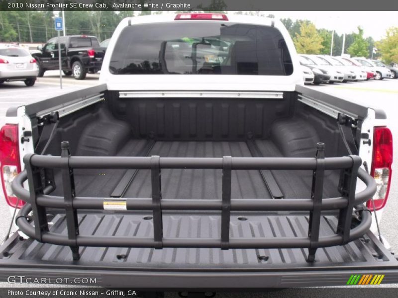 Avalanche White / Graphite 2010 Nissan Frontier SE Crew Cab