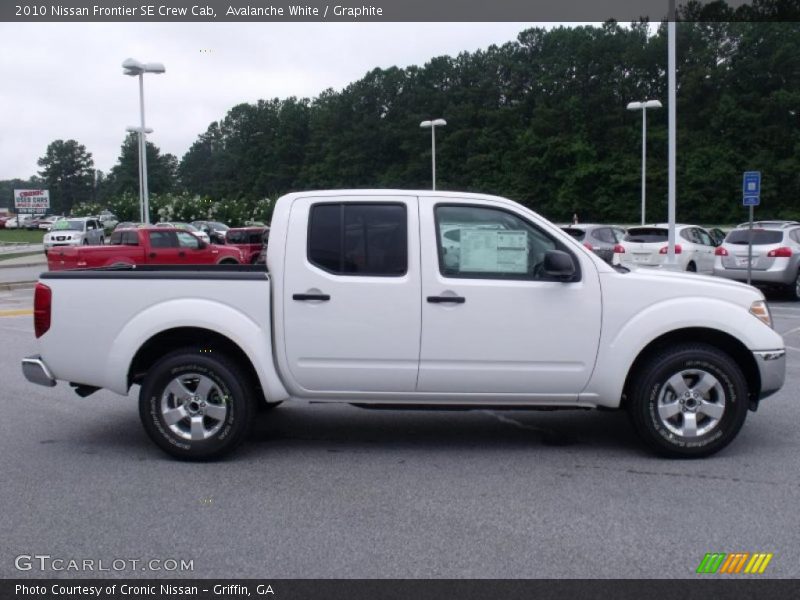 Avalanche White / Graphite 2010 Nissan Frontier SE Crew Cab