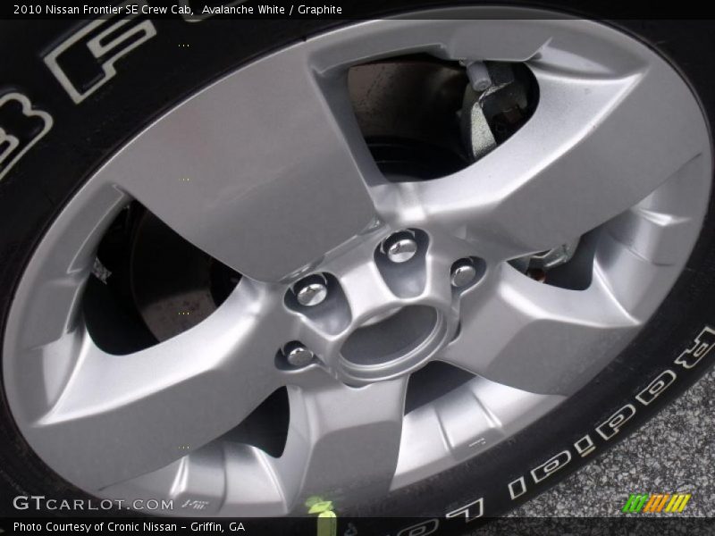 Avalanche White / Graphite 2010 Nissan Frontier SE Crew Cab