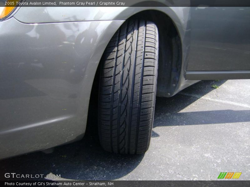 Phantom Gray Pearl / Graphite Gray 2005 Toyota Avalon Limited