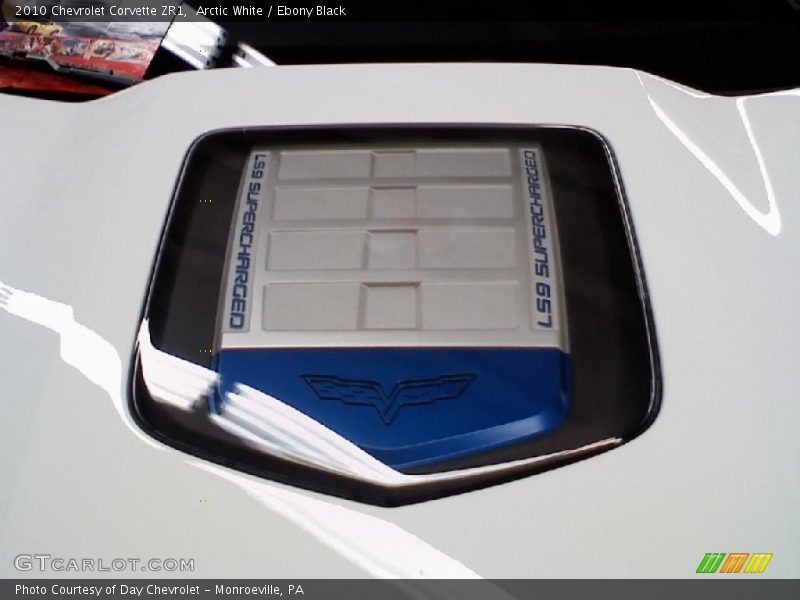 Arctic White / Ebony Black 2010 Chevrolet Corvette ZR1