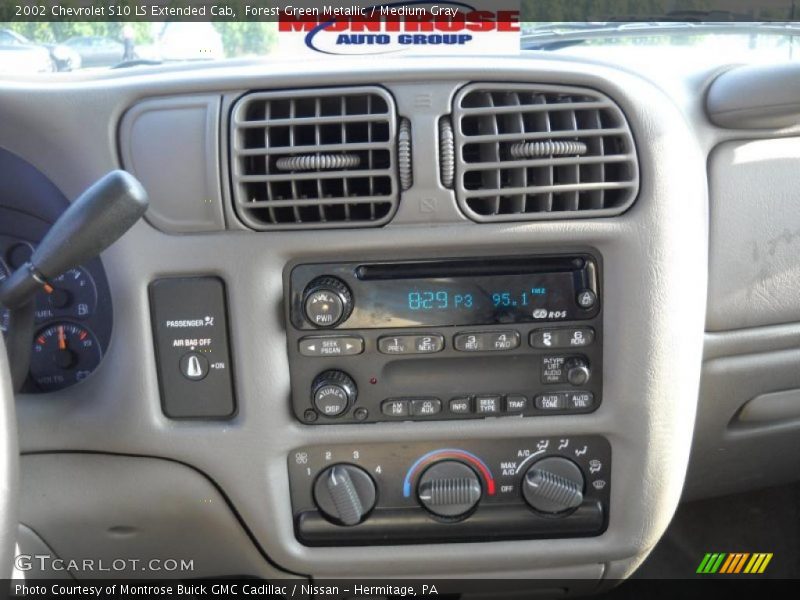 Forest Green Metallic / Medium Gray 2002 Chevrolet S10 LS Extended Cab