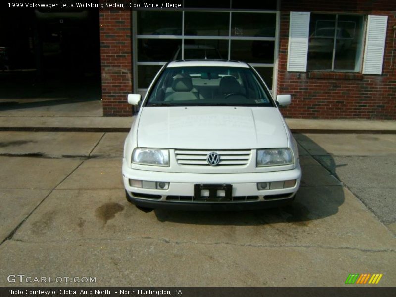 Cool White / Beige 1999 Volkswagen Jetta Wolfsburg Sedan
