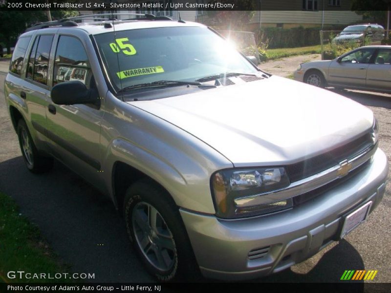 Silverstone Metallic / Light Cashmere/Ebony 2005 Chevrolet TrailBlazer LS 4x4