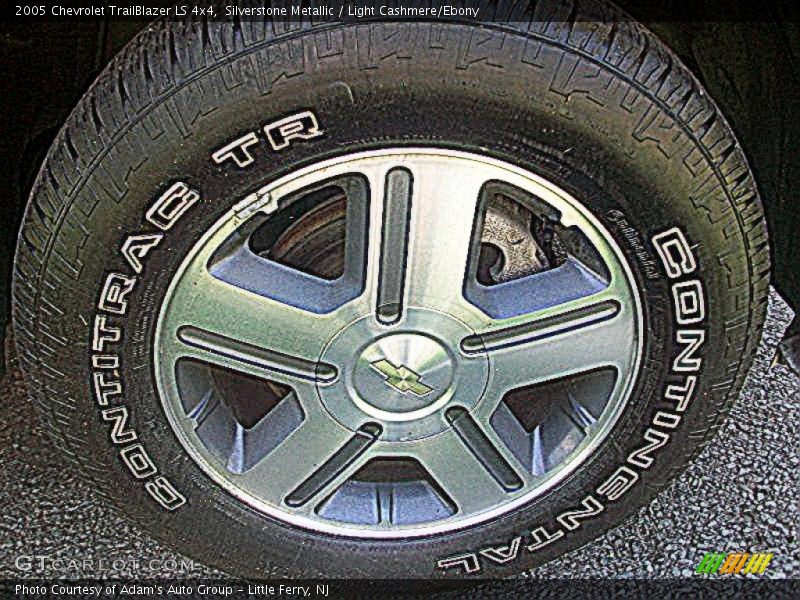 Silverstone Metallic / Light Cashmere/Ebony 2005 Chevrolet TrailBlazer LS 4x4