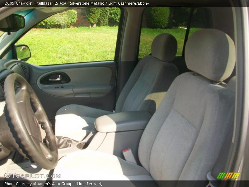 Silverstone Metallic / Light Cashmere/Ebony 2005 Chevrolet TrailBlazer LS 4x4