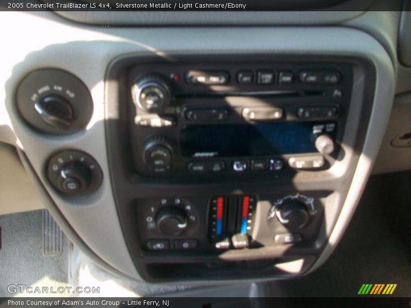 Silverstone Metallic / Light Cashmere/Ebony 2005 Chevrolet TrailBlazer LS 4x4