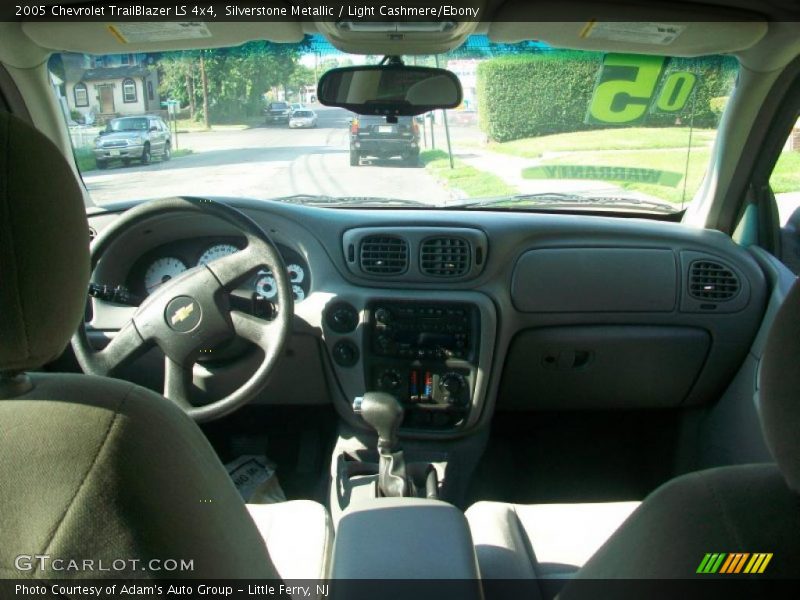 Silverstone Metallic / Light Cashmere/Ebony 2005 Chevrolet TrailBlazer LS 4x4