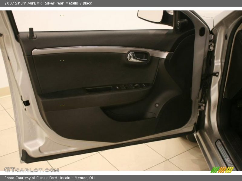 Silver Pearl Metallic / Black 2007 Saturn Aura XR