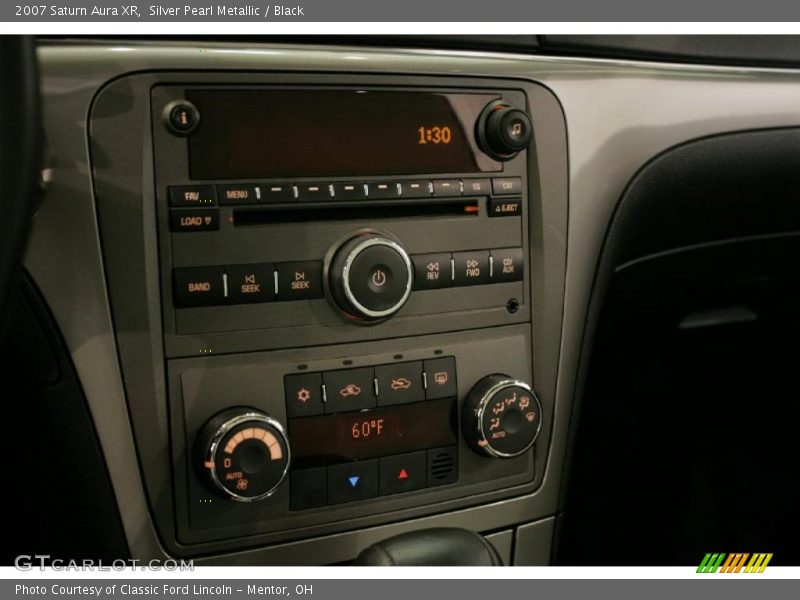 Silver Pearl Metallic / Black 2007 Saturn Aura XR