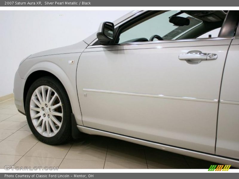 Silver Pearl Metallic / Black 2007 Saturn Aura XR
