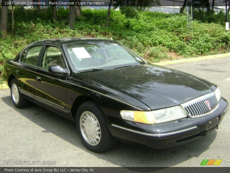 Black Clearcoat / Light Parchment 1997 Lincoln Continental
