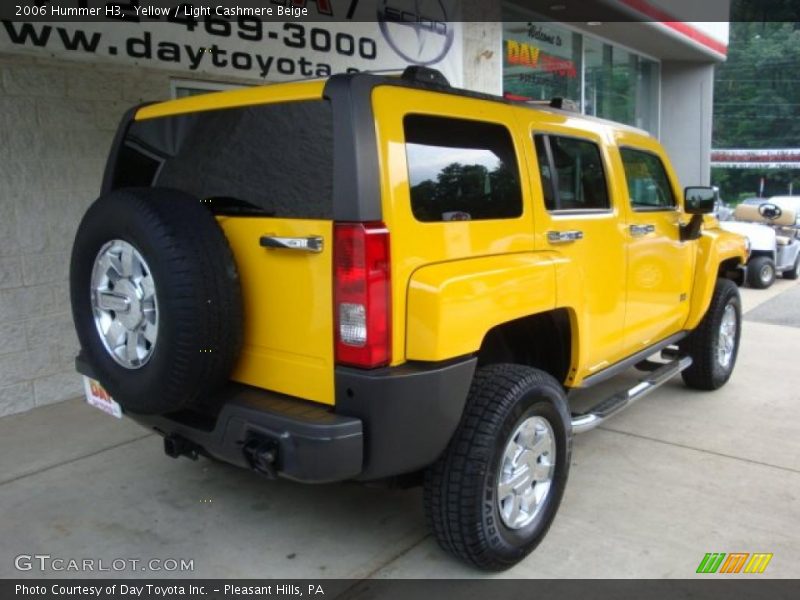 Yellow / Light Cashmere Beige 2006 Hummer H3