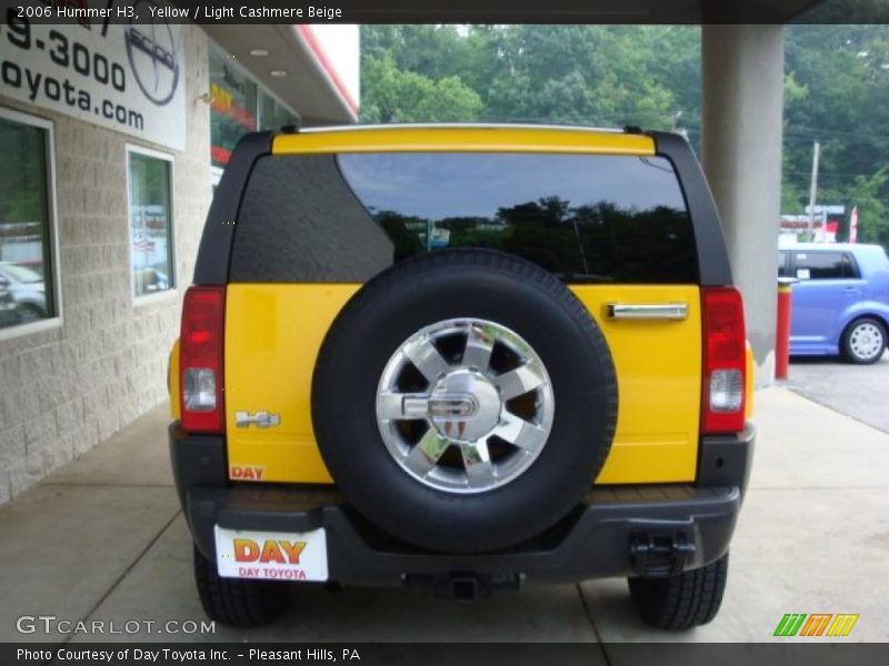 Yellow / Light Cashmere Beige 2006 Hummer H3