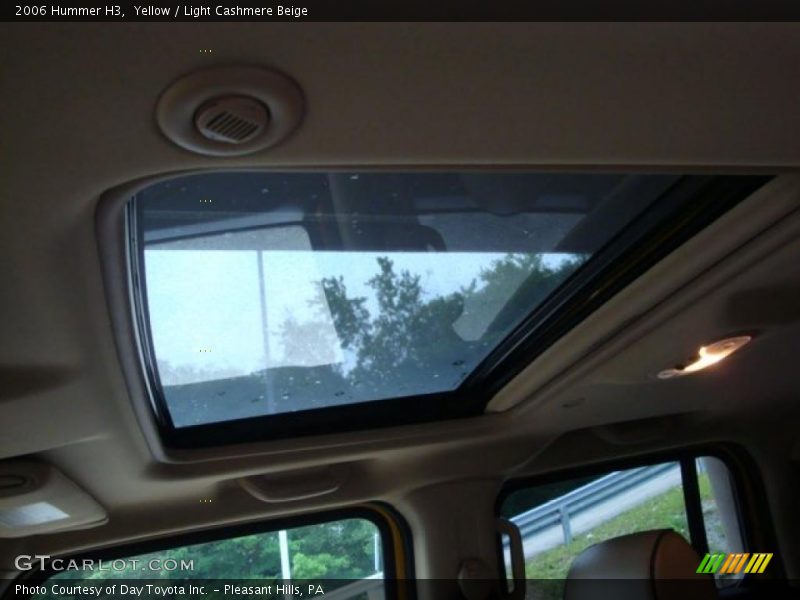 Yellow / Light Cashmere Beige 2006 Hummer H3