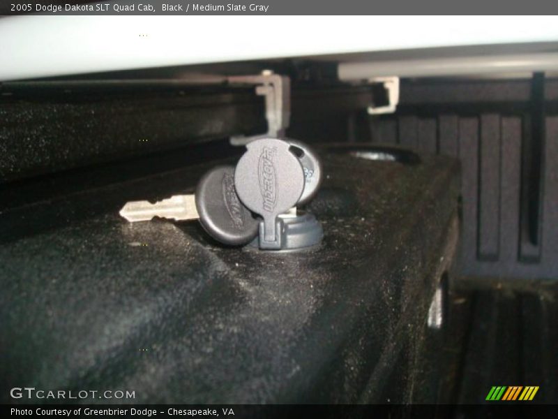 Black / Medium Slate Gray 2005 Dodge Dakota SLT Quad Cab