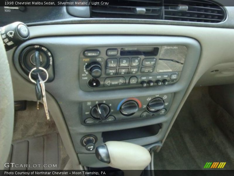 Silvermist Metallic / Light Gray 1998 Chevrolet Malibu Sedan