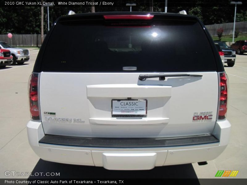 White Diamond Tricoat / Ebony 2010 GMC Yukon XL Denali