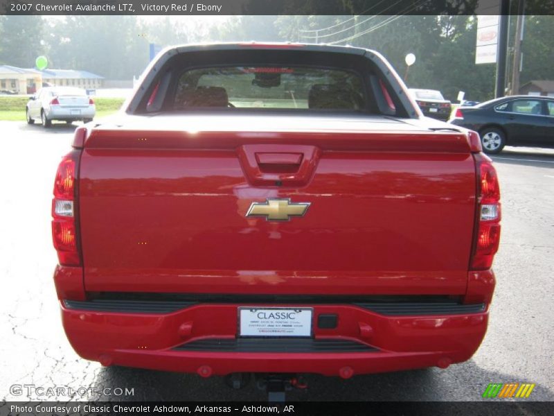 Victory Red / Ebony 2007 Chevrolet Avalanche LTZ