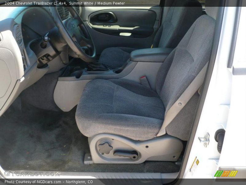 Summit White / Medium Pewter 2004 Chevrolet TrailBlazer LS 4x4