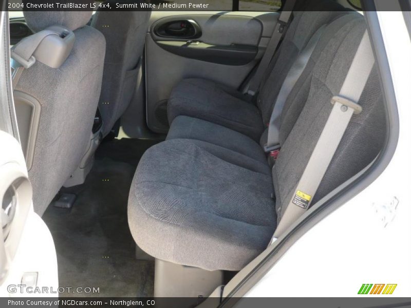 Summit White / Medium Pewter 2004 Chevrolet TrailBlazer LS 4x4