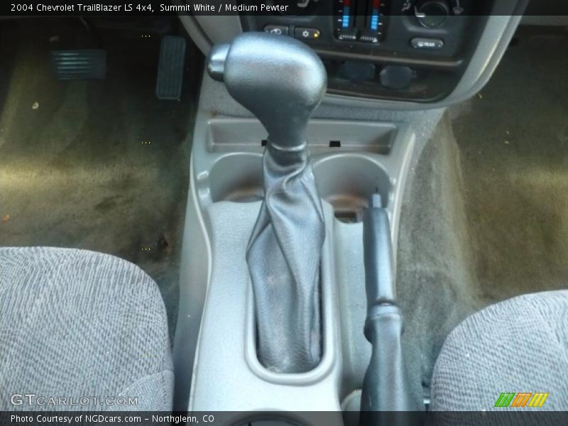 Summit White / Medium Pewter 2004 Chevrolet TrailBlazer LS 4x4